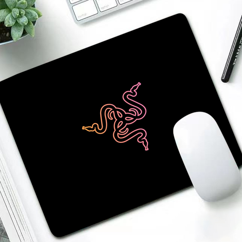 Pc Gaming Aesthetic - Razer luxo mouse pad anime gamer